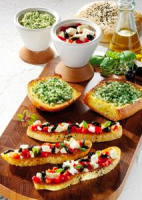 Rezeptempfehlung für einen gesunden Mittagstisch im Büro: Paprika-Oliven-Feta-Frise