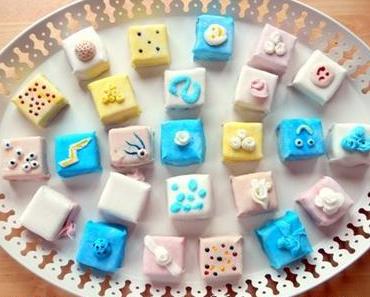 Mein aller-aller-allererster selbstgemachter Rollfondant - Petits Fours aus meiner Küche