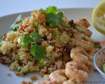 - Superfood! - Lauwarmer Quinoa-Goji-Salat mit Garnelenspieß und Avocadocreme
