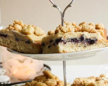 Experiment Hefeteig: veganer Pudding-Streusel-Kuchen mit Heidelbeeren