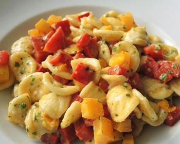 Pasta mit Koriander-Mandel-Pesto