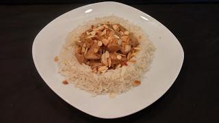 Lachswürfel mit Orangen-Senf-Sahnesauce