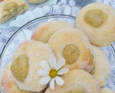 Himmlisch gefüllte Germteilchen! Vanillebällchen