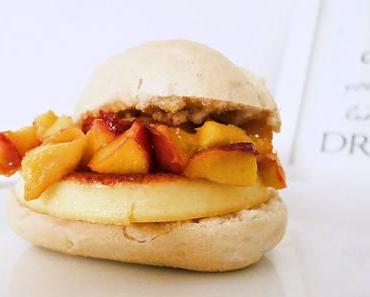 Fast Food :: Grillkäseburger mit karamellisierten Nektarinen