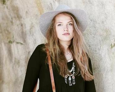 PICTURED { PAULINE }