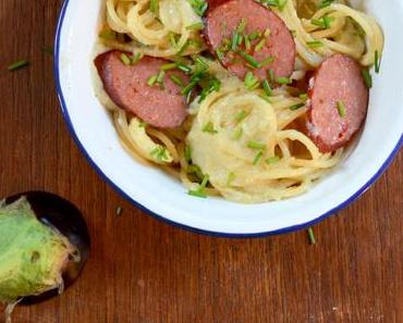 Lange Pasta in Auberginensauce