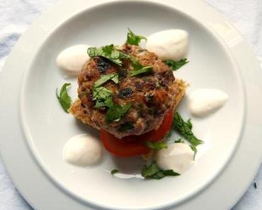 Hacktätschli mit Herz aus “zu Tisch.”