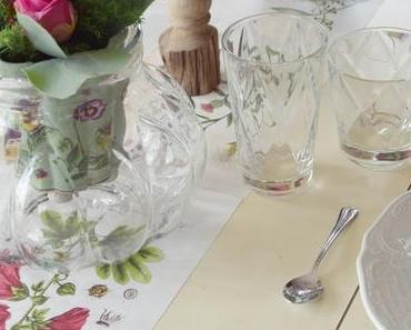 Botanische Tischdeko und Einblicke ins Esszimmer (das bald ganz anders aussehen wird)