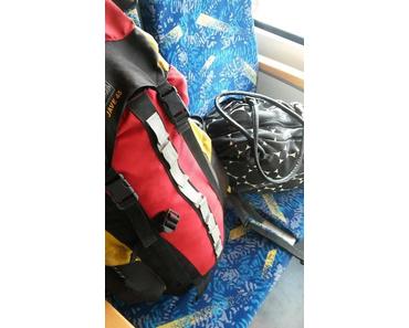 Oktobertrip, Szene 1: In altbekannten Zugabteilen