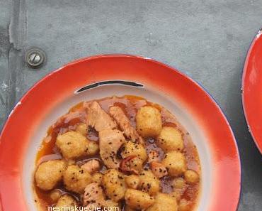 Bulgur Köfteli Tavuk Yahnisi / Hähncheneintopf mit Bulgurklopsen