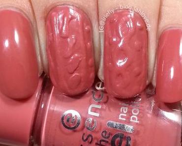 [Nails] 3D Knit-Nails mit Essence "48 My Love Diary"