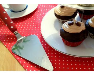 Einen Schokostart ins neue Jahr: Schokomuffins mit zwei Toppings