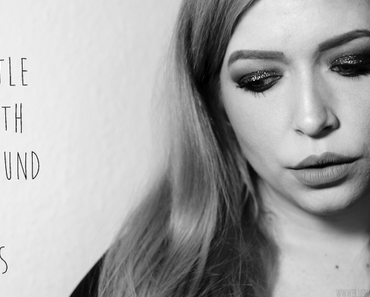 |A little death around the eyes| Lit Glitter "Goth" x ColourPop "Plaid"