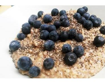 Vegan Breakfast: Beeriges Vanille-Zimt-Porridge