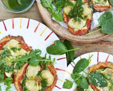 Gesund ins Wochenende! Karfiolfladen mit Zucchini, Ziegenkäse und Basilikumöl