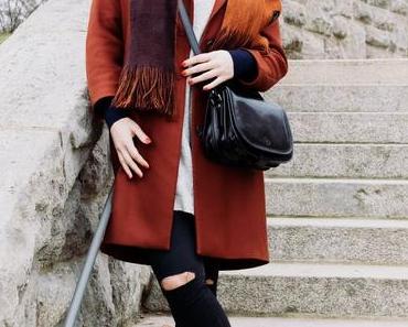 Frühlingsoutfit mit Pinko Shine Baby Shine Sneakers, Maxwell Scott Modella Bag und Zara Mantel