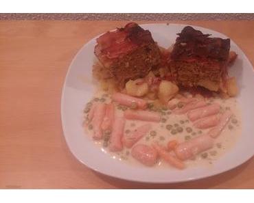 Hackbraten mit Kartoffelbett und Gemüse