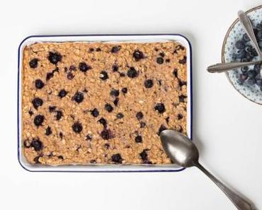 Blueberry baked oatmeal with banana