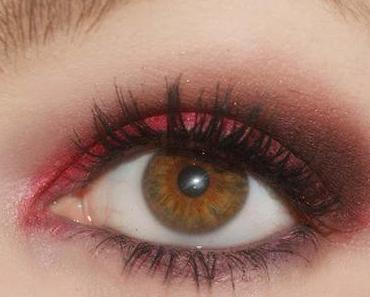 [The Zombie inside me] Red Smokey Eyes