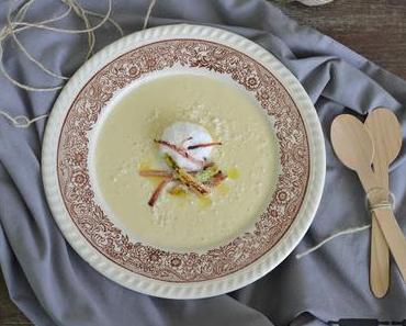 cremige Spargelsuppe mit Sahneschaum / creamy Asparagus Soup
