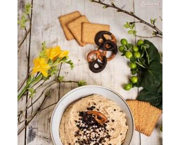 Süßer Erdnussbutterdip mit Schokoladenchips