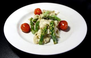 Bärlauchpasta und Spargel (2P)