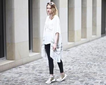 FRINGED CARDIGAN & GOLDEN NIKE ROSHE ONE