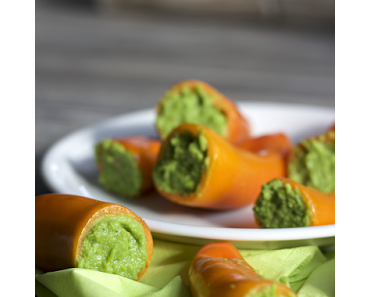 Zeit für Paprika: Gefüllte Minipaprika mit Erbsen-Minz-Mus