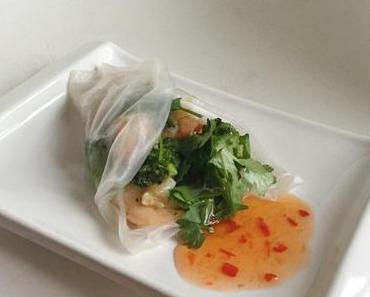 Leichte Sommerrollen mit Krabben und Brokkoli