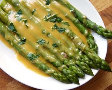 Grüner Spargel mit Miso-Hollandaise – Wir retten, was zu retten ist