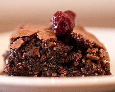 Chia Brownies mit Beeren