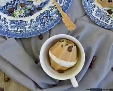 Mini Eiscreme Gugls mit Baileys und Kaffee / Mini Ice Cream Bundt Cakes with Baileys and Coffee