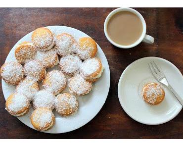Mini Törtchen mit Sahne und Kokosnuss