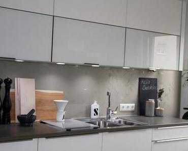 Spülmittel verstecken und Sommergelb