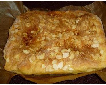 Butterkuchen mit Mandeln