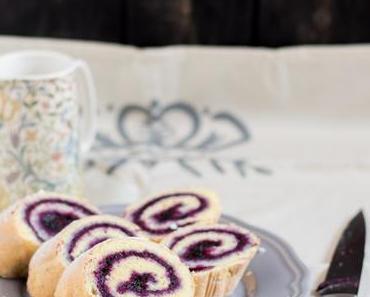 Blitzschnelle Biskuitroulade mit Marmelade