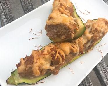 Zucchini mit Mettfüllung
