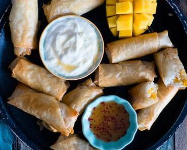 gebackene Frühlingsrollen mit Kokosreis & Mango