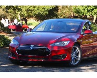 Tesla Carsharing Service