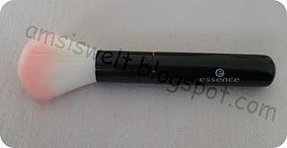 Review: essence blush brush