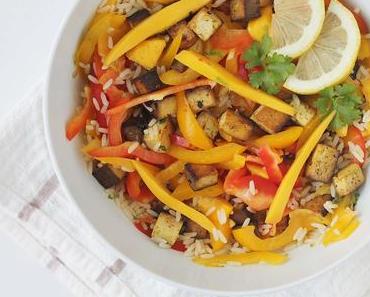 Reissalat mit Paprika, Mango und Tofu