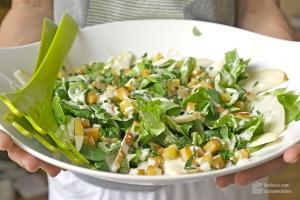 Blattsalat mit Blue-Cheese-Dressing