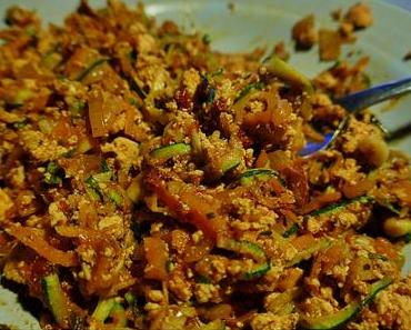 vegane Bolognese mit ZucchiniNudeln