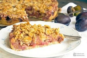 Walnuss-Mandel-Butterkuchen mit Zwetschgen