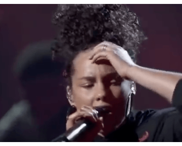 Alicia Keys – She Don’t Really Care (Live @ Apple Music Festival in London)