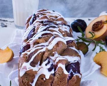 Sommer Pfirsiche treffen Herbst Zwetschgen in Joghurt Buchweizen Kuchen