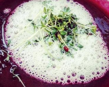 Rote Rüben Suppe mit Kokos-Milchschaum & frischer Kresse