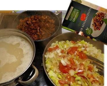 Geschnetzeltes mit viel zwiebeligem an Reis