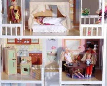 Ein Puppenhaus aus Holz *Geschenkidee zu Weihnachten*