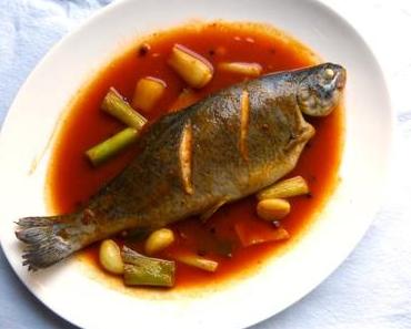 Forellen in pikanter Sichuan-Chilisauce